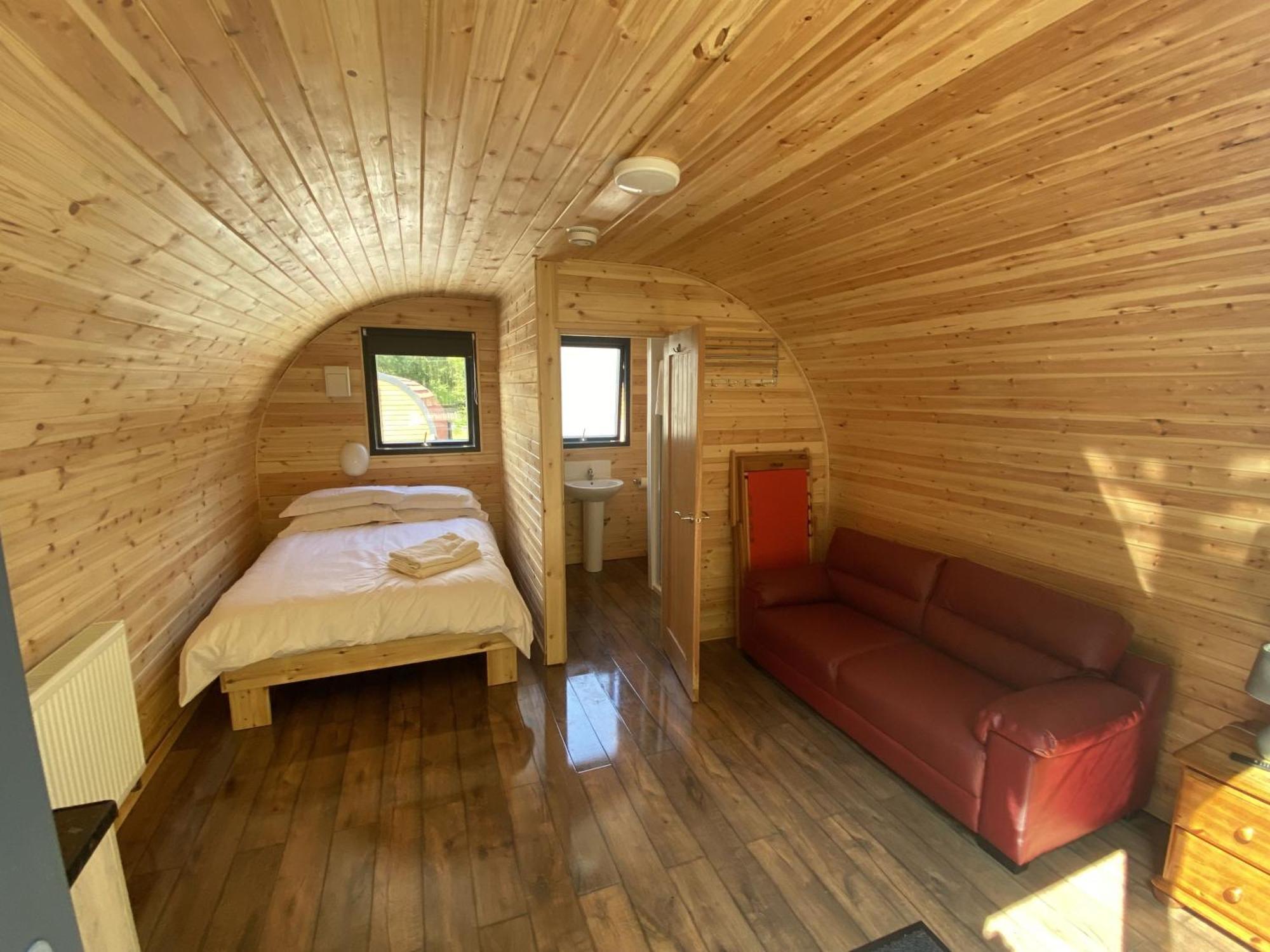 Forest Pod 4 Pet Friendly Villa Neath Exteriör bild